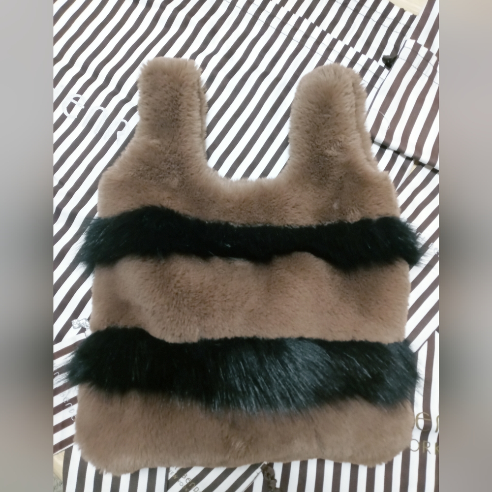 ♥️Super Cute Faux Furry Bag from Anthropologie♥️The Fun Fur Factory